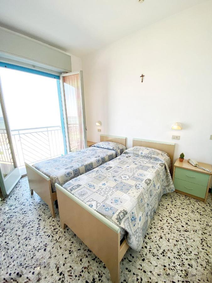 Hotel Dinarica Маротта Экстерьер фото