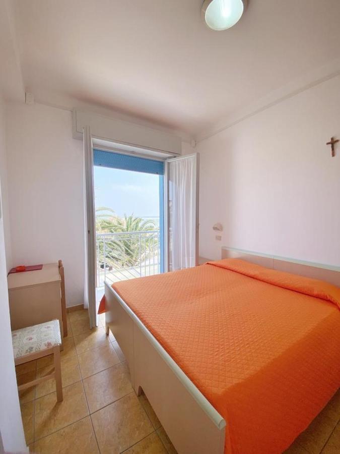 Hotel Dinarica Маротта Экстерьер фото